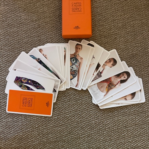 Like New Hermès Small Box of 20 Knotting Cards - Picture 3 of 3
